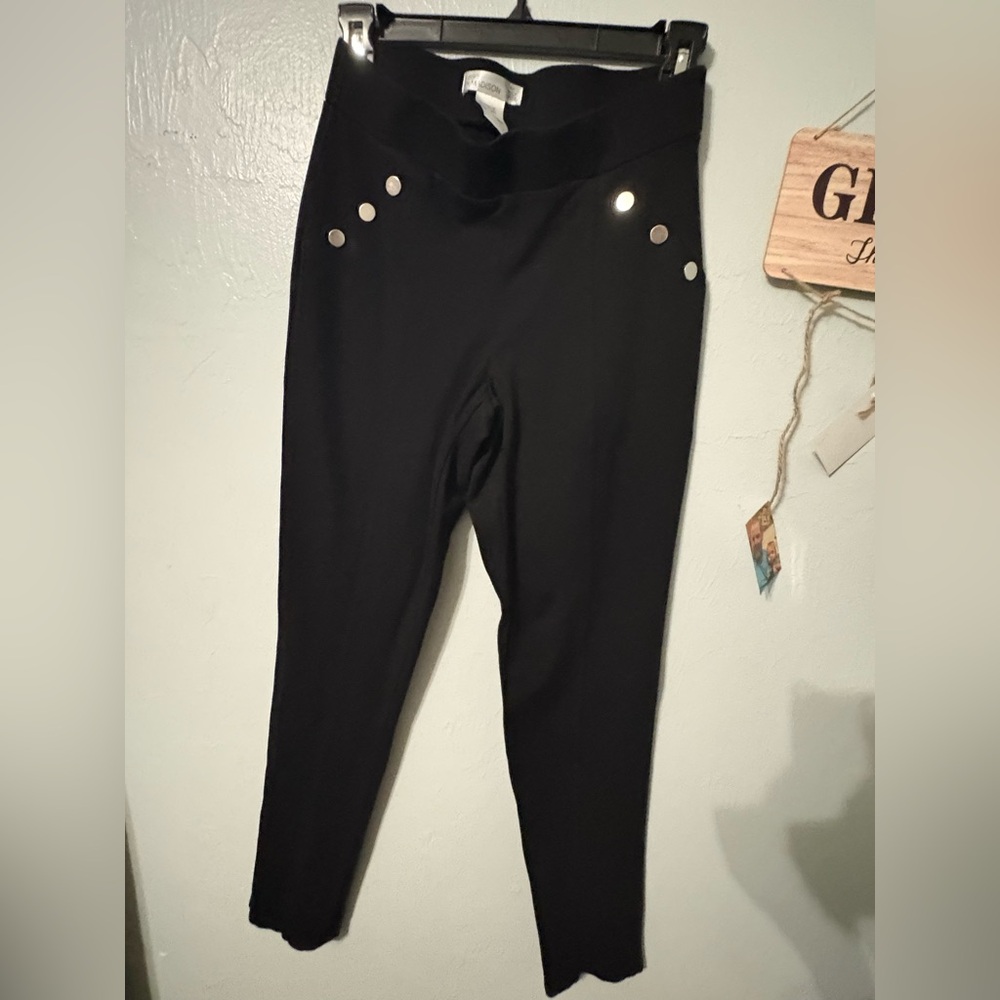 89th & Madison Black High-Waist Leggings with Metallic Button Accents